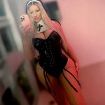 Sex Erotik Dienerin Cettina ein Top Escort Model in München mit dicken Titten